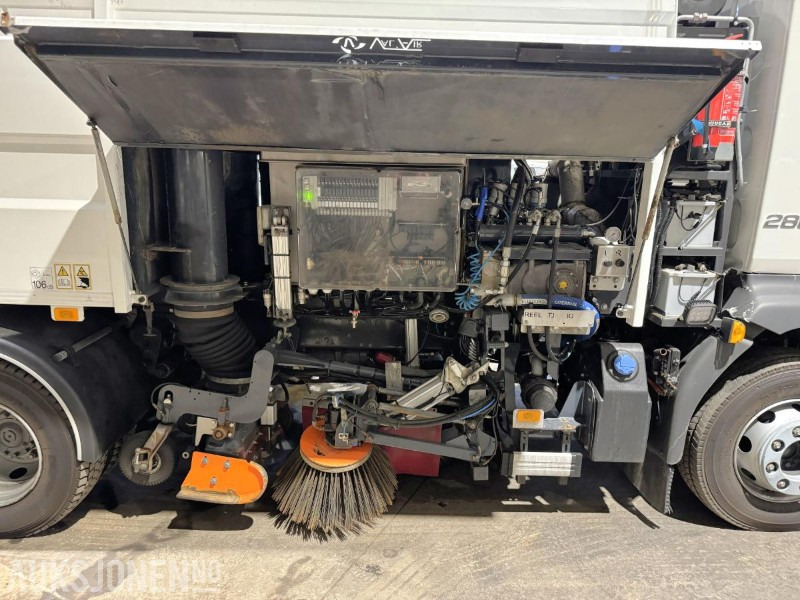 Utility/ Special vehicle 2018 Volvo FL 280 Val'Air 2-akslet feiebil / feiemaskin 150 bar, 1800 liter tank, 25 000 m³/h turbin: picture 34 Utility/ Special vehicle 2018 Volvo FL 280 Val'Air 2-akslet feiebil / feiemaskin 150 bar, 1800 liter tank, 25 000 m³/h turbin: picture 34