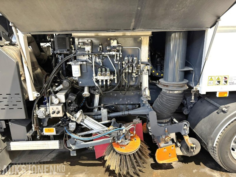 Utility/ Special vehicle 2018 Volvo FL 280 Val'Air 2-akslet feiebil / feiemaskin 150 bar, 1800 liter tank, 25 000 m³/h turbin: picture 20 Utility/ Special vehicle 2018 Volvo FL 280 Val'Air 2-akslet feiebil / feiemaskin 150 bar, 1800 liter tank, 25 000 m³/h turbin: picture 20