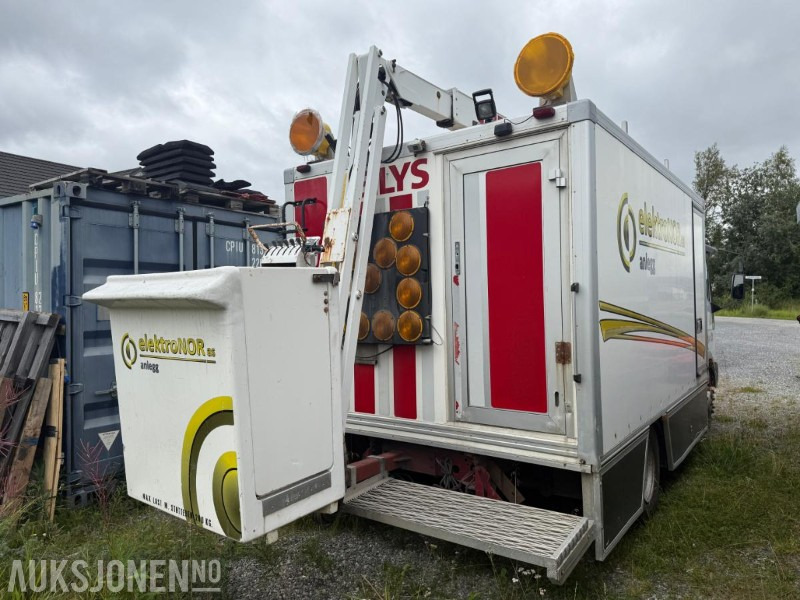 Iveco EuroCargo liftbil med kurv - 179 571 km - Webasto - Arbeidslys - Utility/ Special vehicle: picture 4 Iveco EuroCargo liftbil med kurv - 179 571 km - Webasto - Arbeidslys - Utility/ Special vehicle: picture 4