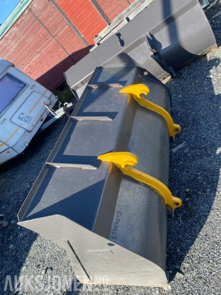 Volvo Skuffe nesten ny 2,20 - Wheel loader: picture 2 Volvo Skuffe nesten ny 2,20 - Wheel loader: picture 2