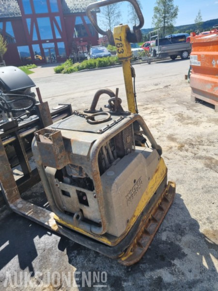 Wacker Neuson DPU 65/55 vibroplate - Roller: picture 4 Wacker Neuson DPU 65/55 vibroplate - Roller: picture 4