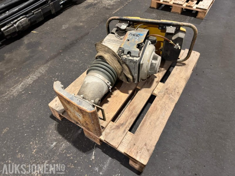 Wacker Neuson DS70 vibratorstamper - Roller: picture 2 Wacker Neuson DS70 vibratorstamper - Roller: picture 2