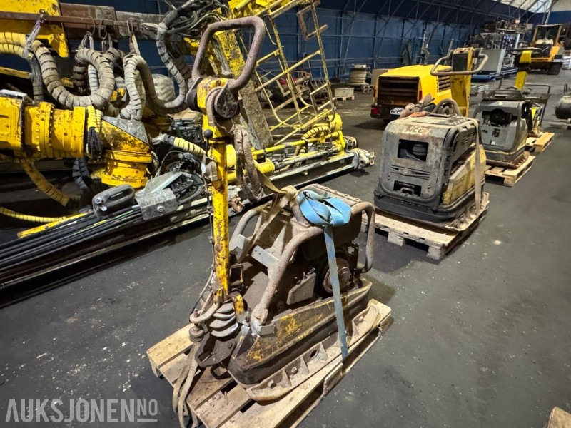 Wacker Neuson vibroplate - Roller: picture 5 Wacker Neuson vibroplate - Roller: picture 5