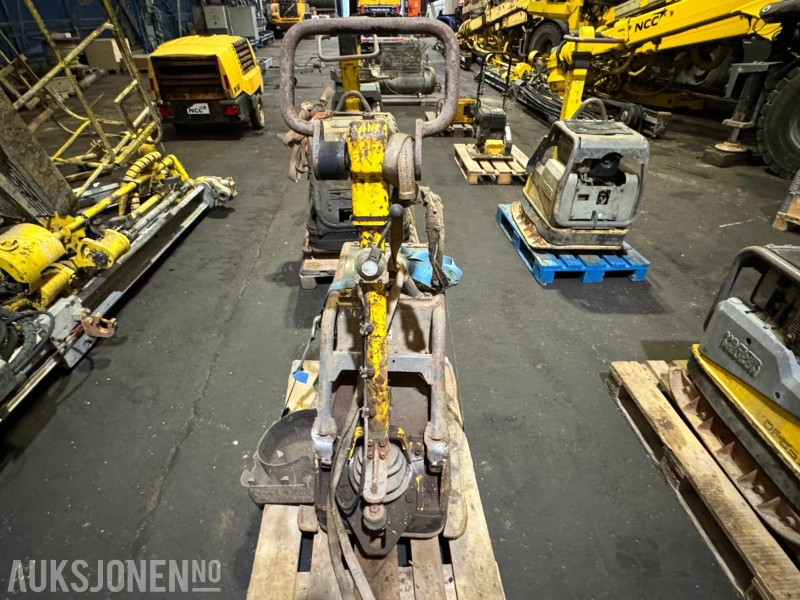 Wacker Neuson vibroplate - Roller: picture 4 Wacker Neuson vibroplate - Roller: picture 4