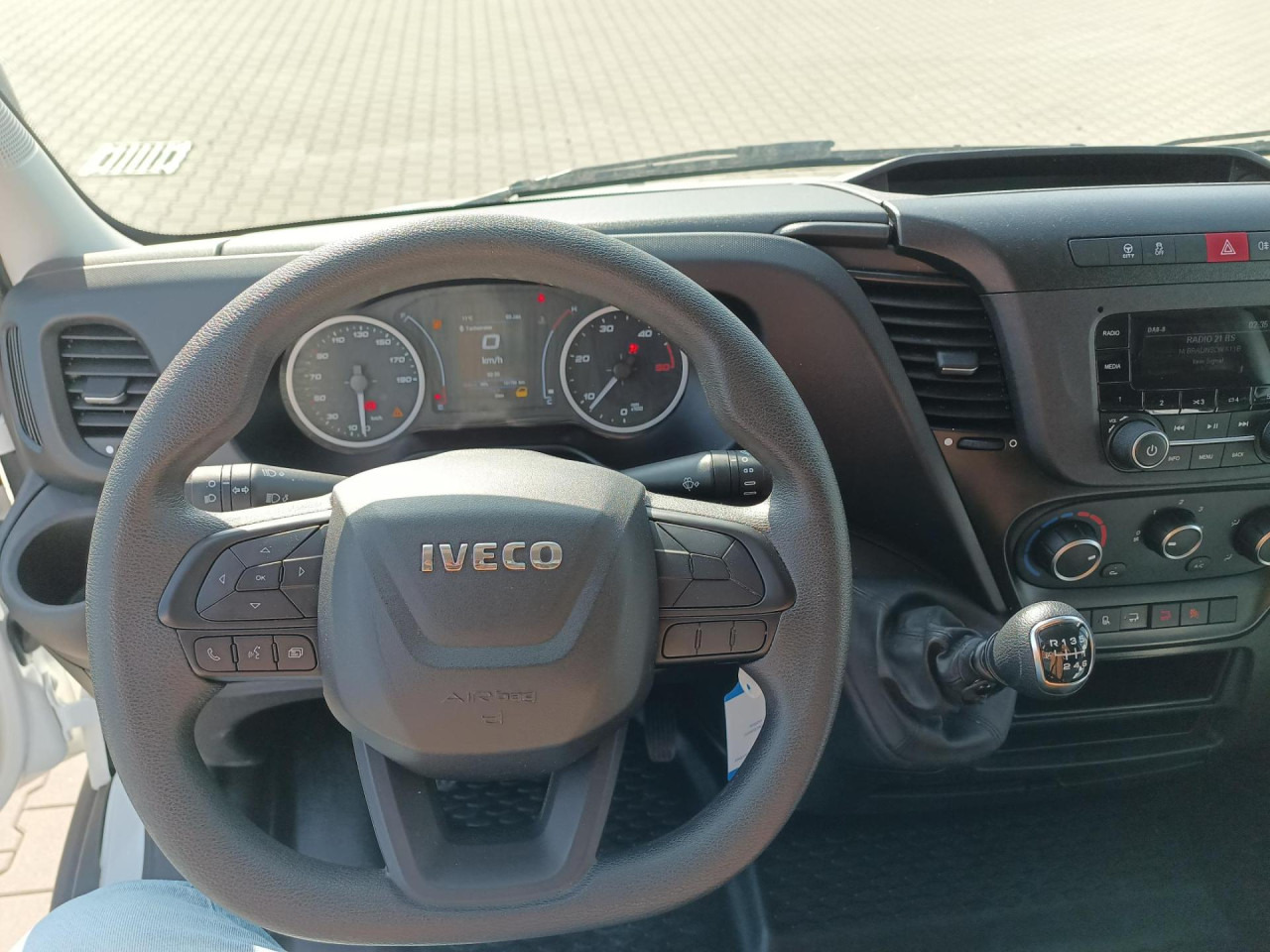IVECO Daily 35C16H - Box van: picture 2 IVECO Daily 35C16H - Box van: picture 2