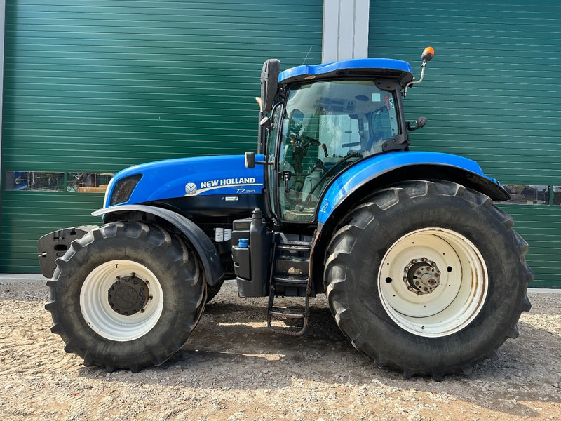New Holland T7.250 Power Command - Farm tractor: picture 3 New Holland T7.250 Power Command - Farm tractor: picture 3