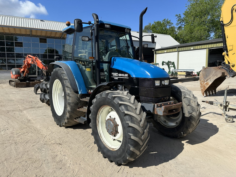 New Holland TS 90 - Farm tractor: picture 3 New Holland TS 90 - Farm tractor: picture 3