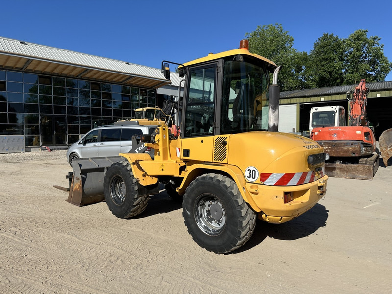 Volvo L 35 B - Z / S German machine - Bucket & Forks - Wheel loader: picture 5 Volvo L 35 B - Z / S German machine - Bucket & Forks - Wheel loader: picture 5