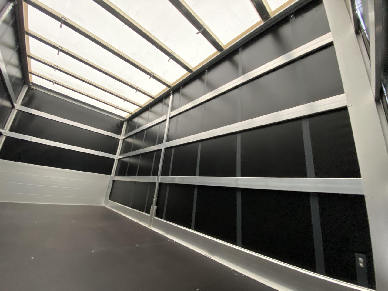 New Curtain side van MAN TGE 3.180 L4 2.0 TDI | PRITSCHE PLANE + SCHLAFKABINE: picture 17