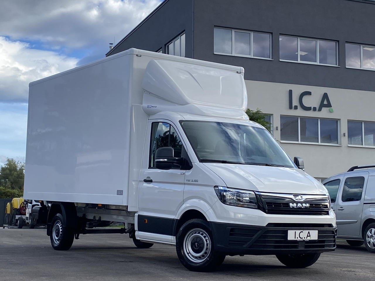 MAN TGE 3.180 RS4490 1+2, 180PS, 2.0L | ALU-BOX 4200mm + LADERAMPE - Box van: picture 2 MAN TGE 3.180 RS4490 1+2, 180PS, 2.0L | ALU-BOX 4200mm + LADERAMPE - Box van: picture 2