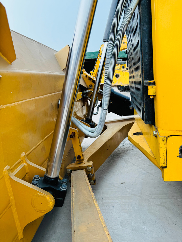 Bulldozer Caterpillar D8R Used Bulldozer CAT D6G D6H D7G D7R D7E D8T D9R D10R Secondhand Dozer in High Quality: picture 12 Bulldozer Caterpillar D8R Used Bulldozer CAT D6G D6H D7G D7R D7E D8T D9R D10R Secondhand Dozer in High Quality: picture 12