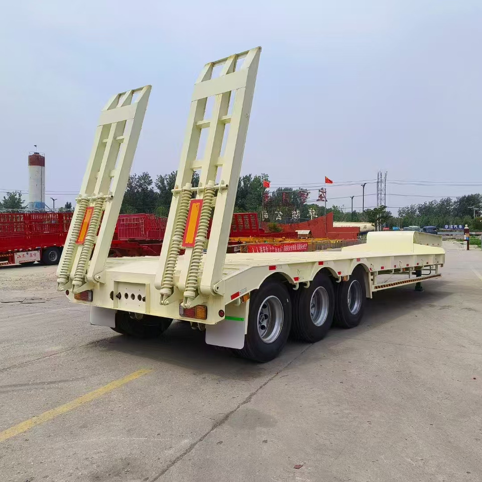 ZHICHENG Semi Flat Bed Low Bed Lowboy bed truck in New or Used Condition and various Size for Sale - Low loader semi-trailer: picture 4 ZHICHENG Semi Flat Bed Low Bed Lowboy bed truck in New or Used Condition and various Size for Sale - Low loader semi-trailer: picture 4