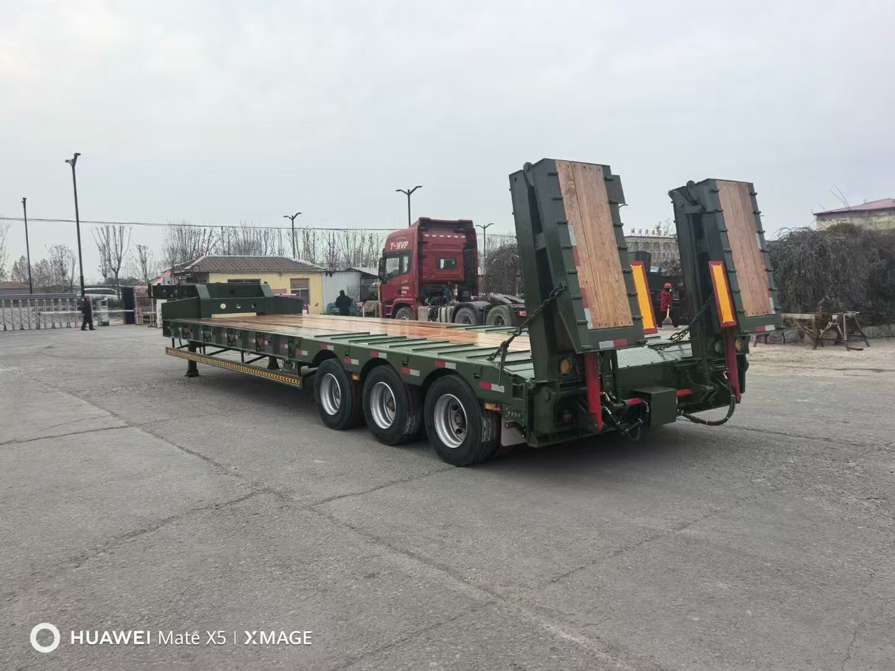 New Low loader semi-trailer ZHICHENG Semi Flat Bed Low Bed in New or Used with 3 Axles 4 Axles: picture 19
