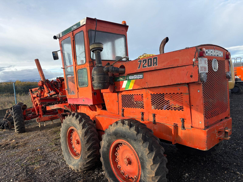 Champion D720 - Grader: picture 2 Champion D720 - Grader: picture 2