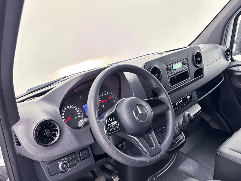 Mercedes-Benz Sprinter 316 2.2 CDI Bakwagen Meubelbak met Laadklep Cruise Control - Box van: picture 5 Mercedes-Benz Sprinter 316 2.2 CDI Bakwagen Meubelbak met Laadklep Cruise Control - Box van: picture 5