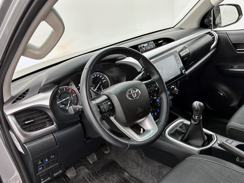 Toyota Hilux 2.4 D-4D Xtra Cab Professional Toneau cover 4x4 3.5t trekhaak Navigatie Stoelverwarming - Pickup truck: picture 4 Toyota Hilux 2.4 D-4D Xtra Cab Professional Toneau cover 4x4 3.5t trekhaak Navigatie Stoelverwarming - Pickup truck: picture 4