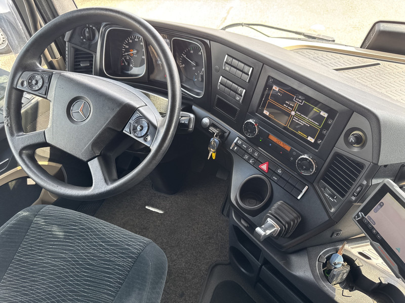 Mercedes-Benz ACTROS 1848 LS GIGASPACE Lowliner - Tractor unit: picture 4 Mercedes-Benz ACTROS 1848 LS GIGASPACE Lowliner - Tractor unit: picture 4