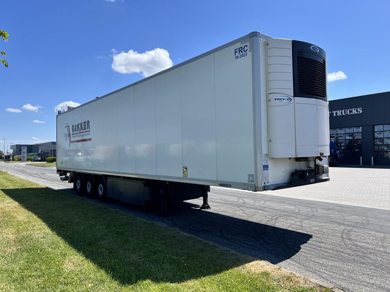 Kögel 3 - assige koeloplegger Carrier vector 1550 - Refrigerator semi-trailer: picture 3 Kögel 3 - assige koeloplegger Carrier vector 1550 - Refrigerator semi-trailer: picture 3