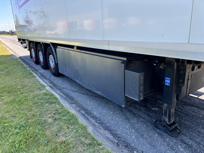 Kögel 3 - assige koeloplegger Carrier vector 1550 - Refrigerator semi-trailer: picture 4 Kögel 3 - assige koeloplegger Carrier vector 1550 - Refrigerator semi-trailer: picture 4