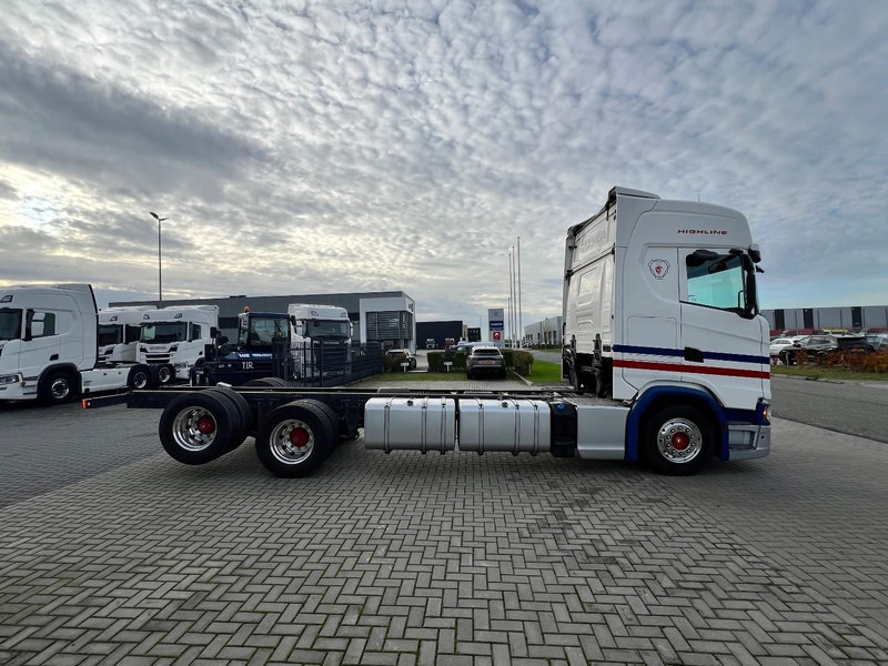 Scania S450 6x2 chassis cabine Retarder / Alcoa / Standclima / 715cm - Cab chassis truck: picture 4 Scania S450 6x2 chassis cabine Retarder / Alcoa / Standclima / 715cm - Cab chassis truck: picture 4