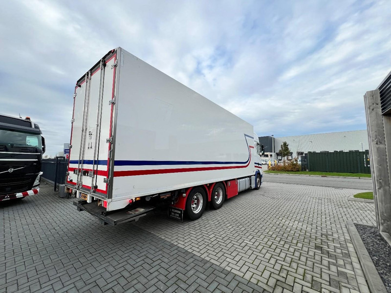 Scania S450 NGT 6x2 Koelwagen Retarder / Dhollandia / Bloenenmaat - Refrigerator truck: picture 5 Scania S450 NGT 6x2 Koelwagen Retarder / Dhollandia / Bloenenmaat - Refrigerator truck: picture 5