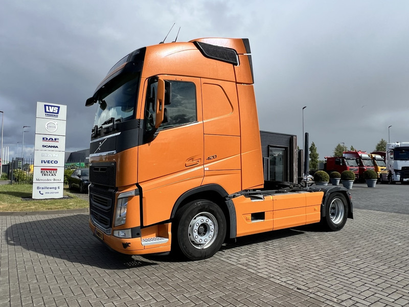 Volvo FH 420 4x2 Trekker Globetrotter / Chassis : KB - Tractor unit: picture 1 Volvo FH 420 4x2 Trekker Globetrotter / Chassis : KB - Tractor unit: picture 1