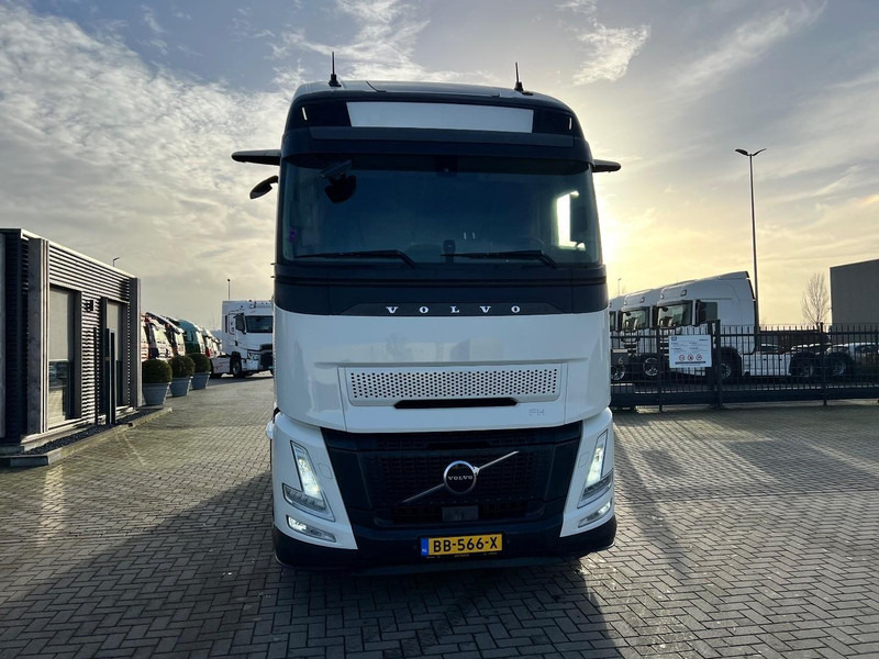 Volvo FH 460 4x2 trekker Aero / Globetrotter XL / Standclima - Tractor unit: picture 2 Volvo FH 460 4x2 trekker Aero / Globetrotter XL / Standclima - Tractor unit: picture 2
