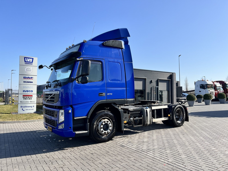 Volvo FM 370 4x2 trekker Globetrotter / Euro 5 /NEW TUV - Tractor unit: picture 1 Volvo FM 370 4x2 trekker Globetrotter / Euro 5 /NEW TUV - Tractor unit: picture 1