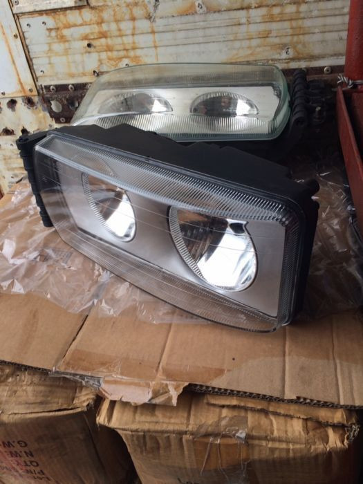IVECO Stralis - Headlight for Truck: picture 2 IVECO Stralis - Headlight for Truck: picture 2