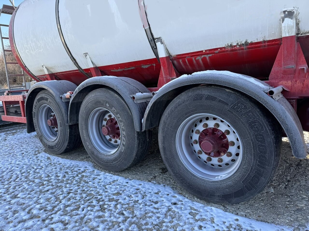 LAG cisterna 30 T - sasiu inox - inox alimentar - 1998 - Tank semi-trailer: picture 3 LAG cisterna 30 T - sasiu inox - inox alimentar - 1998 - Tank semi-trailer: picture 3