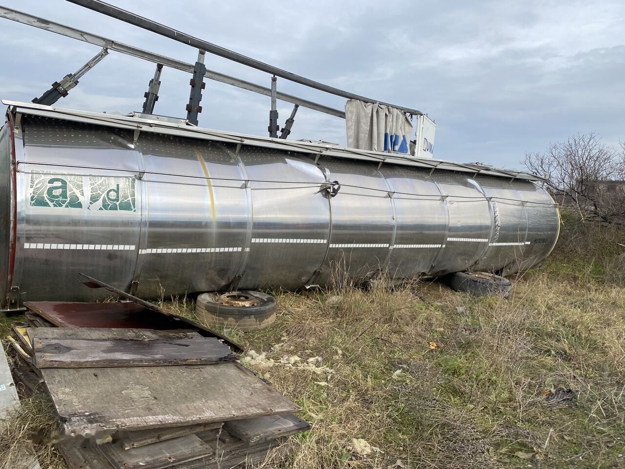 Magyar REZERVOR CISTERNA INOX ALIMENTAR in stare buna - Tank container: picture 3 Magyar REZERVOR CISTERNA INOX ALIMENTAR in stare buna - Tank container: picture 3
