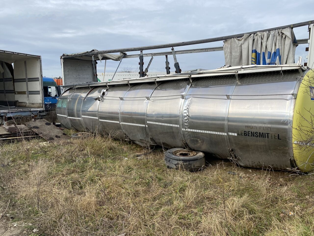Magyar REZERVOR CISTERNA INOX ALIMENTAR in stare buna - Tank container: picture 1 Magyar REZERVOR CISTERNA INOX ALIMENTAR in stare buna - Tank container: picture 1