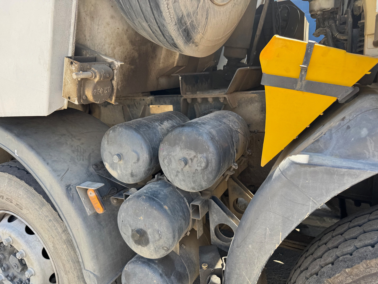 Truck IVECO EuroTrakker 410 2009 Euro 4 Cursor 13 Klima : Sasiu GROS , Multi: picture 9 Truck IVECO EuroTrakker 410 2009 Euro 4 Cursor 13 Klima : Sasiu GROS , Multi: picture 9