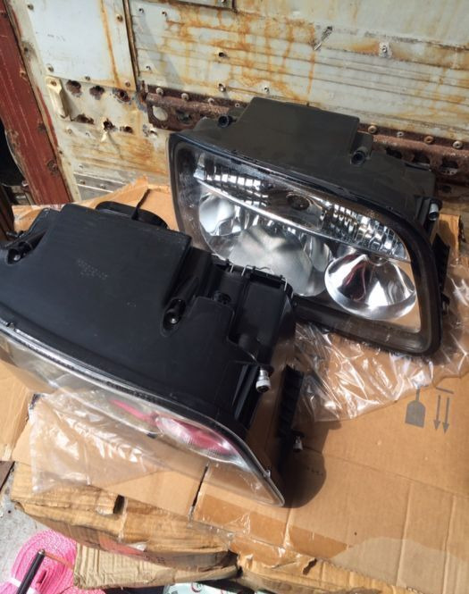 Vand far stanga/dreapta NOU - Fog light for Truck: picture 1 Vand far stanga/dreapta NOU - Fog light for Truck: picture 1