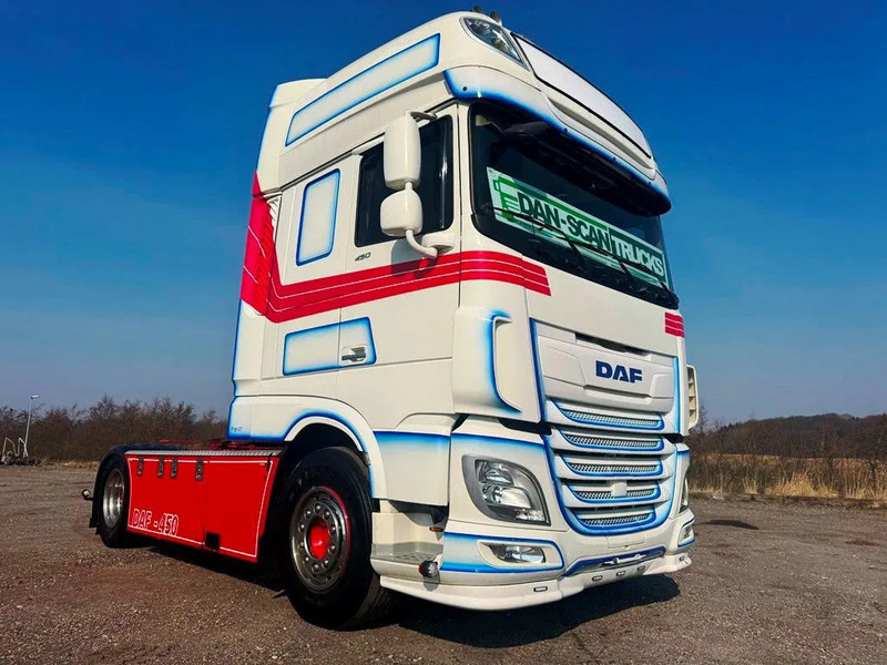 DAF XF 450 DAF XF 450 Special Interior. 706000 km. Euro 6 - Tractor unit: picture 2 DAF XF 450 DAF XF 450 Special Interior. 706000 km. Euro 6 - Tractor unit: picture 2
