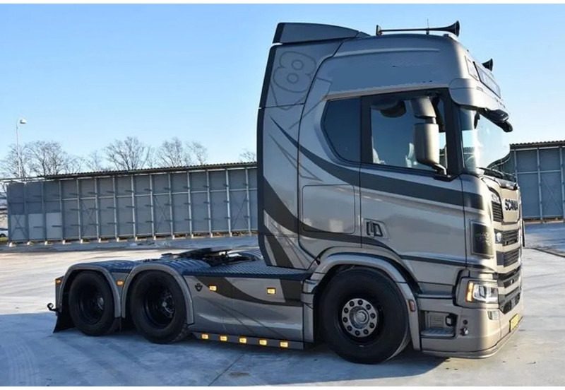 Scania R660 V8 NGS Show Truck . Speciel Interior. Air / Air suspension. Hydr. system - Tractor unit: picture 3 Scania R660 V8 NGS Show Truck . Speciel Interior. Air / Air suspension. Hydr. system - Tractor unit: picture 3