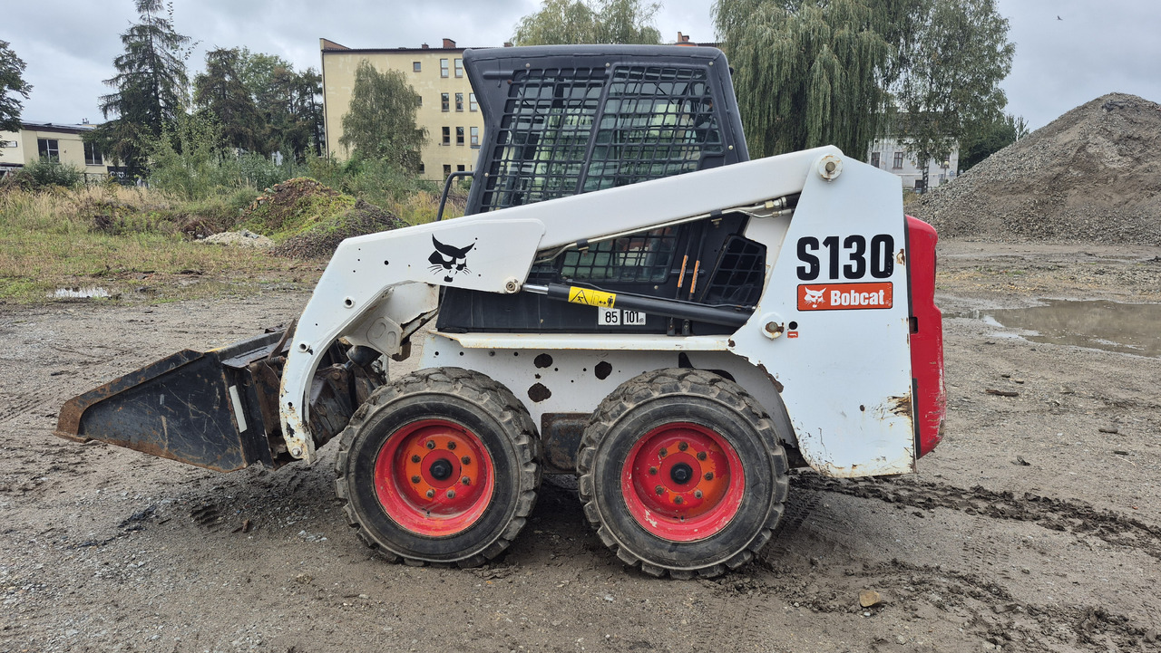 BOBCAT S130 - Skid steer loader: picture 2 BOBCAT S130 - Skid steer loader: picture 2