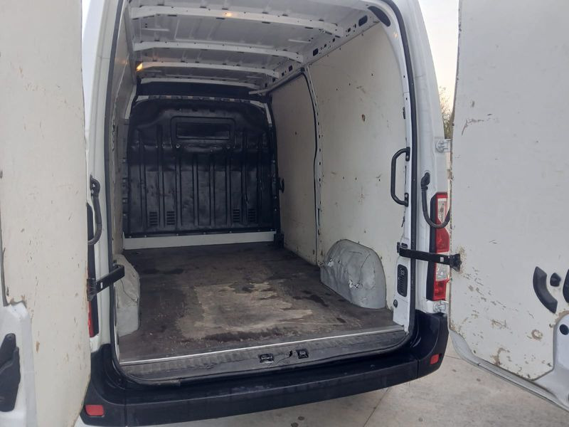 Renault Master Furgone red edition 2021 - Panel van: picture 4 Renault Master Furgone red edition 2021 - Panel van: picture 4