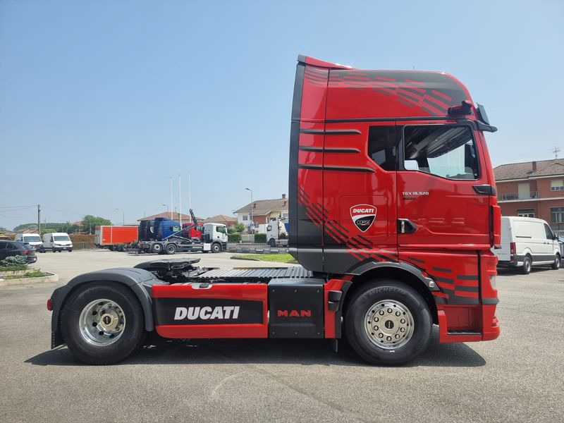 TRATTORE STRADALE MAN TGX 520hp DUCATI EDITION TGX 18.520 4x2 LL SA - Tractor unit: picture 2 TRATTORE STRADALE MAN TGX 520hp DUCATI EDITION TGX 18.520 4x2 LL SA - Tractor unit: picture 2