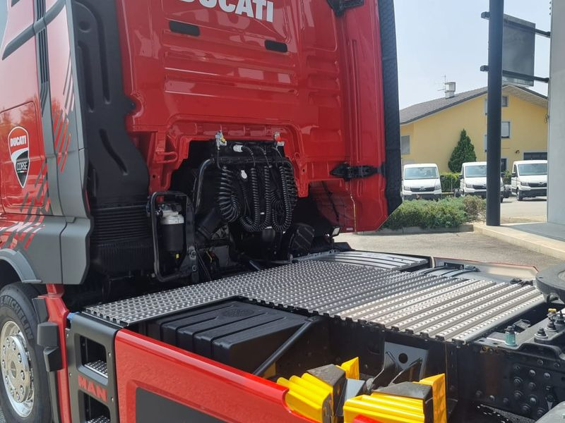 TRATTORE STRADALE MAN TGX 520hp DUCATI EDITION TGX 18.520 4x2 LL SA - Tractor unit: picture 5 TRATTORE STRADALE MAN TGX 520hp DUCATI EDITION TGX 18.520 4x2 LL SA - Tractor unit: picture 5