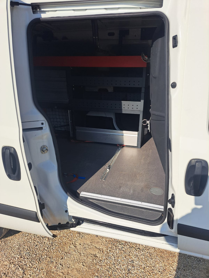 FIAT DOBLO' - Small van: picture 3 FIAT DOBLO' - Small van: picture 3