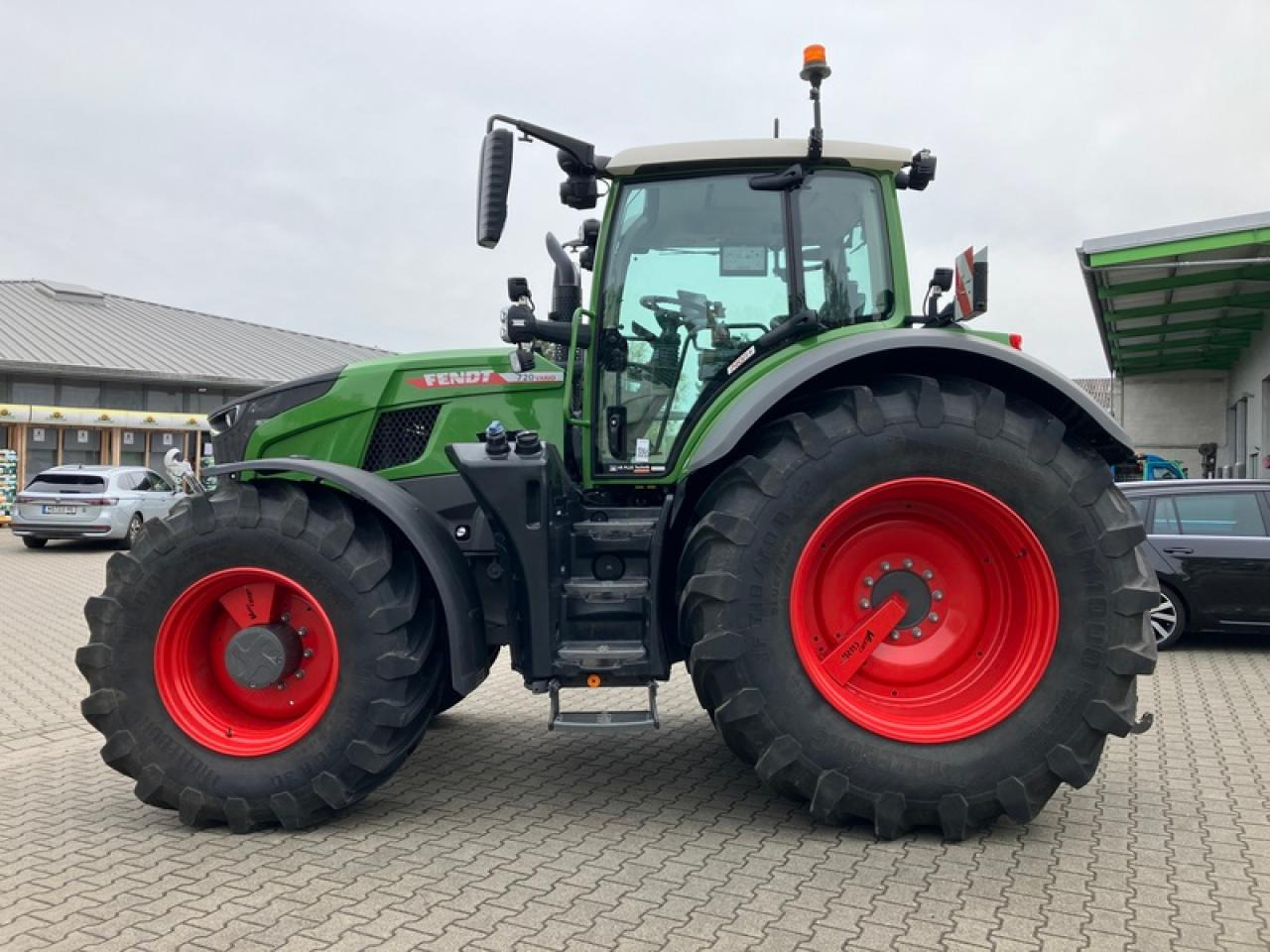 Fendt VARIO 728 POWER PLUS SET 2 - Farm tractor: picture 2 Fendt VARIO 728 POWER PLUS SET 2 - Farm tractor: picture 2
