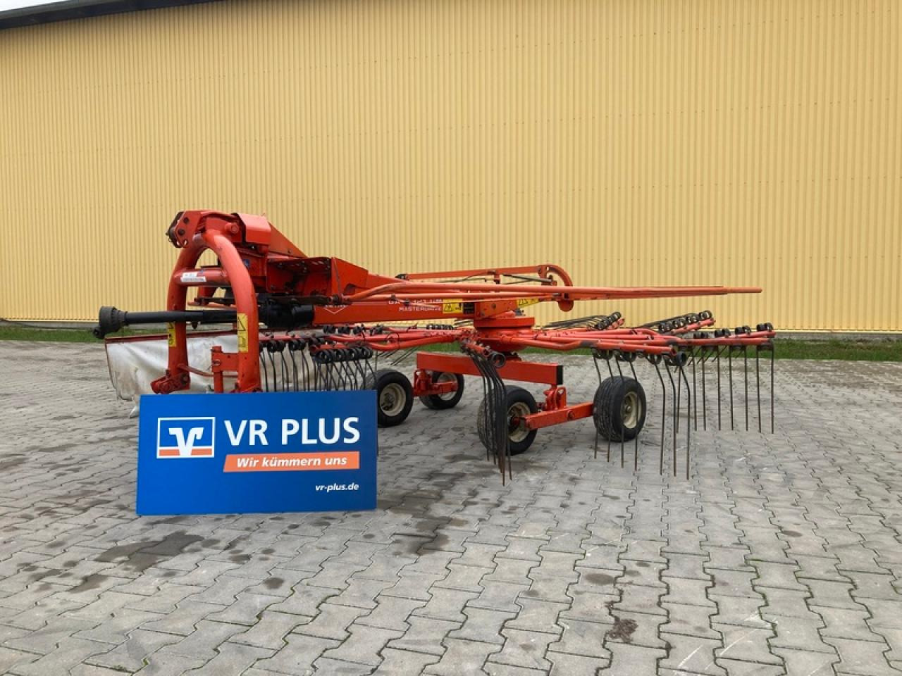 Kuhn GA 4321 GM - Tedder/ Rake: picture 1 Kuhn GA 4321 GM - Tedder/ Rake: picture 1