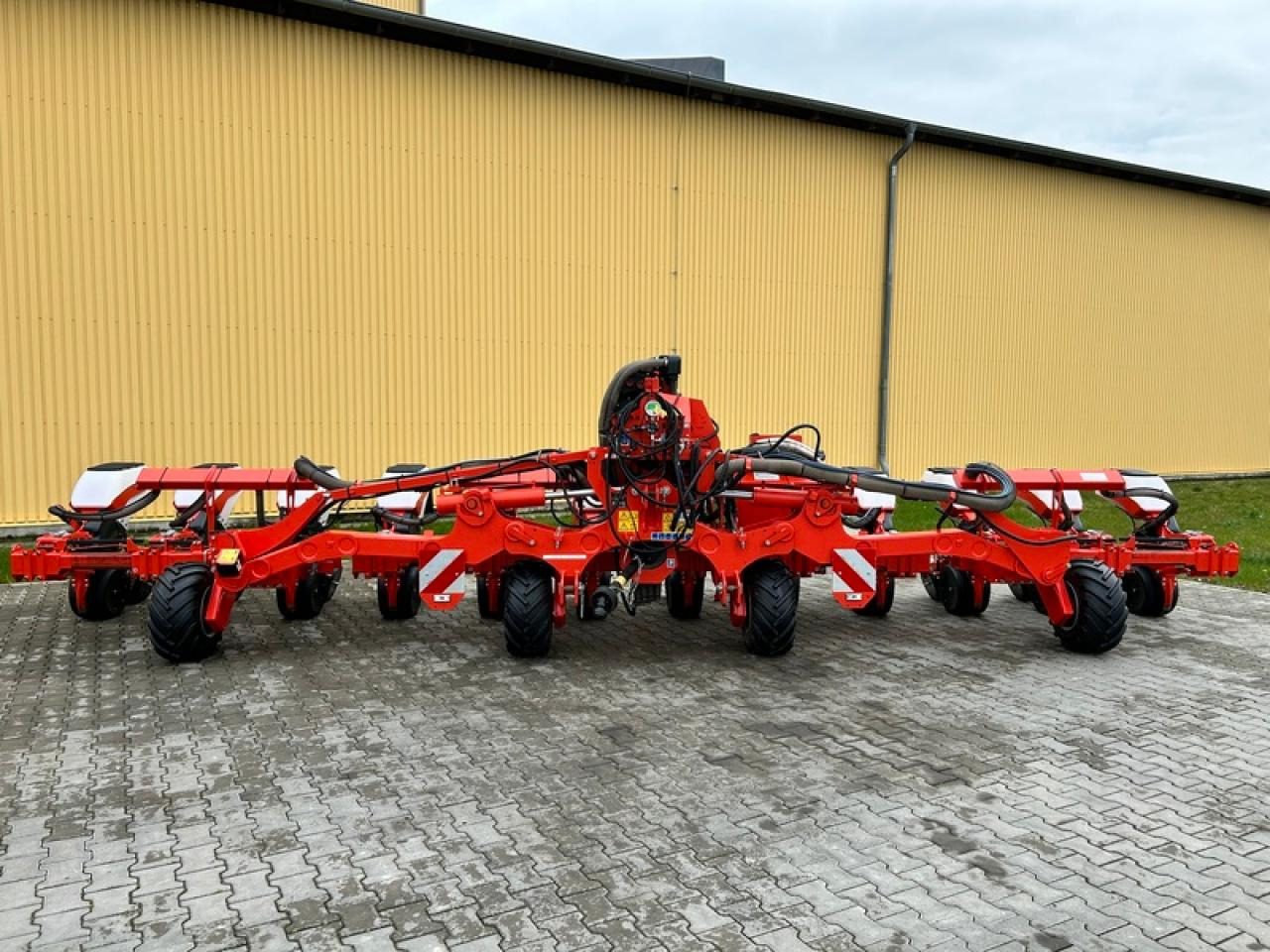 Kuhn MAXIMA 3RXLE - Precision sowing machine: picture 2 Kuhn MAXIMA 3RXLE - Precision sowing machine: picture 2
