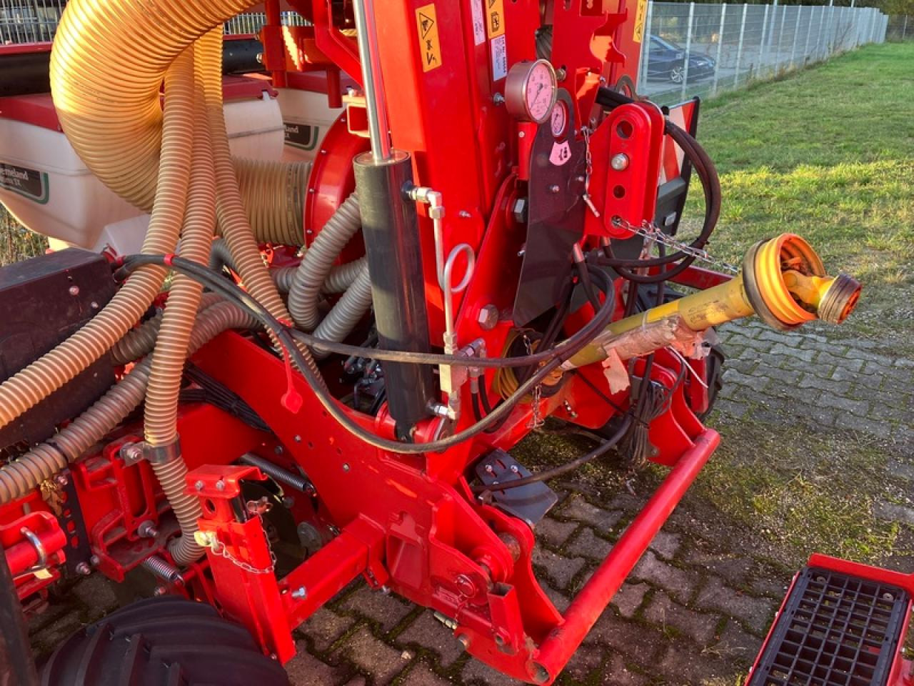 Kverneland OPTIMA 12 SX + FRONTTANK//GEOSEED - Precision seed drill: picture 5 Kverneland OPTIMA 12 SX + FRONTTANK//GEOSEED - Precision seed drill: picture 5