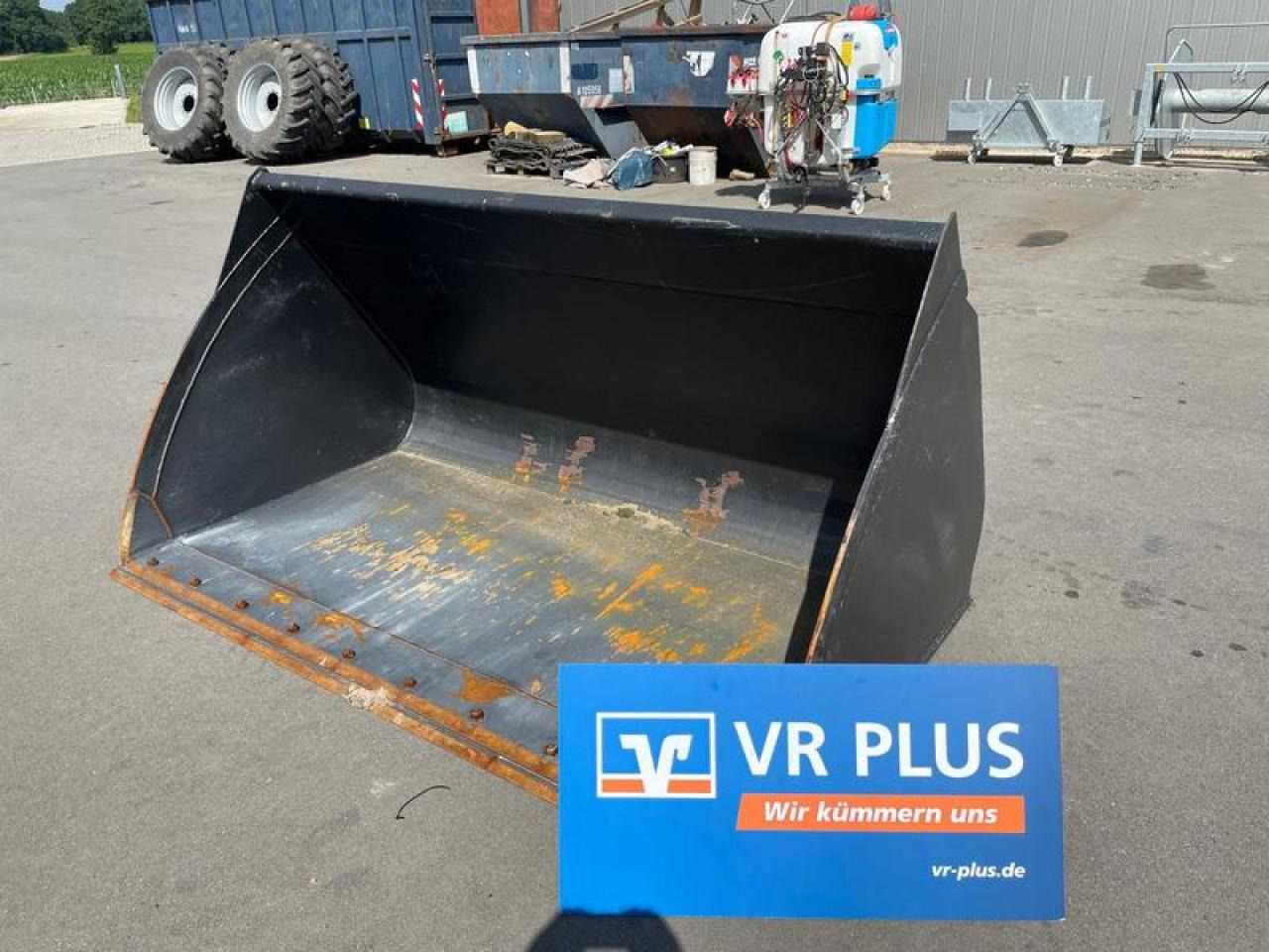 LEICHTGUTSCHAUFEL NEW HOLLAND - Loader bucket: picture 1 LEICHTGUTSCHAUFEL NEW HOLLAND - Loader bucket: picture 1