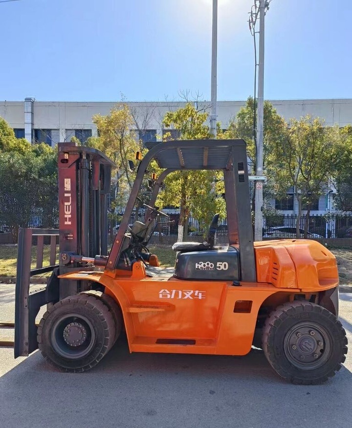 Heli h2000 5t 30 50 70 100 - Diesel forklift: picture 1 Heli h2000 5t 30 50 70 100 - Diesel forklift: picture 1
