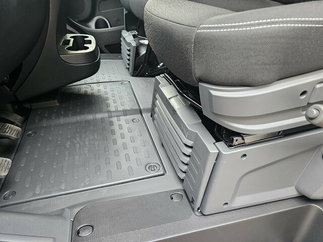 FIAT Ducato 35 140 Serie10-9.2 L2H1 Premium Kabine - Panel van: picture 4 FIAT Ducato 35 140 Serie10-9.2 L2H1 Premium Kabine - Panel van: picture 4