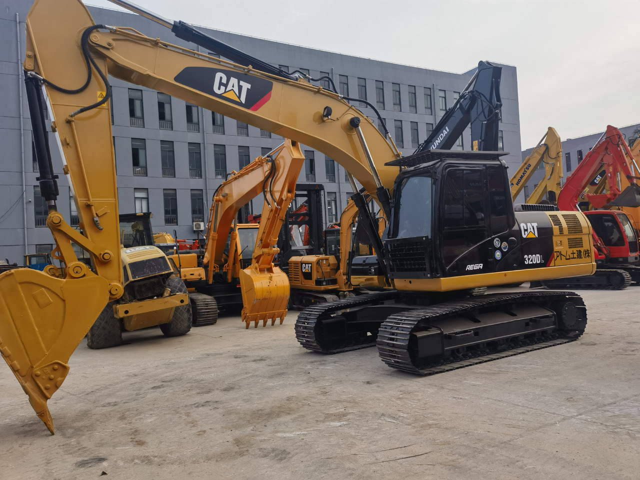 CAT 320DL Excavator - Crawler excavator: picture 3 CAT 320DL Excavator - Crawler excavator: picture 3