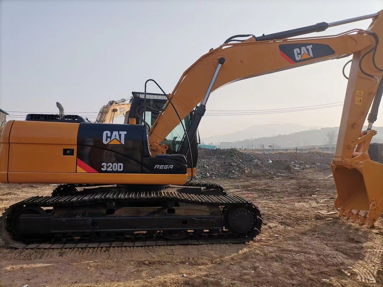 CAT 320DL used excavator - Crawler excavator: picture 4 CAT 320DL used excavator - Crawler excavator: picture 4